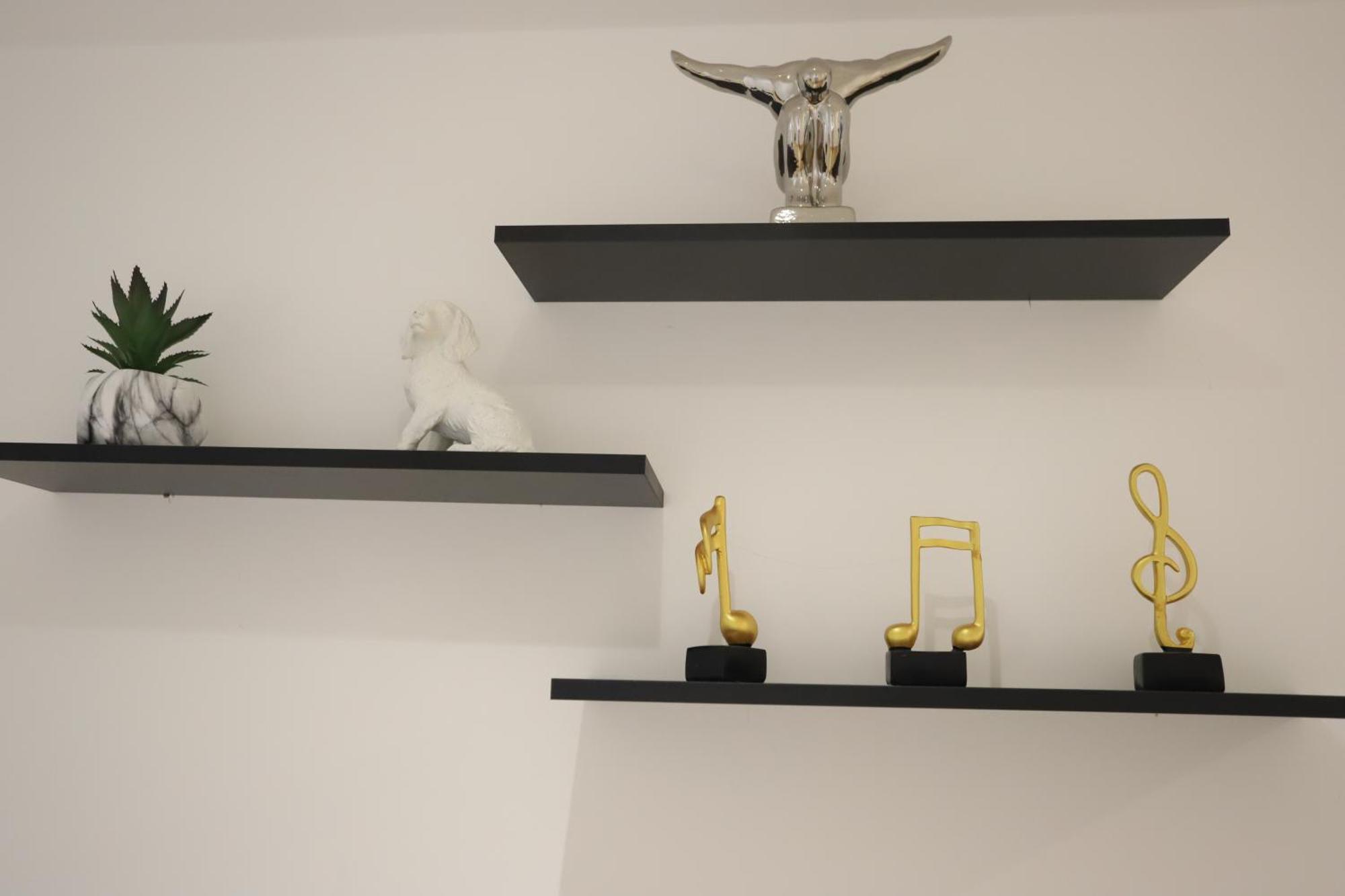 לונדון Spacious 3-Story Retreat With Rooftop Terrace And Modern Amenities מראה חיצוני תמונה